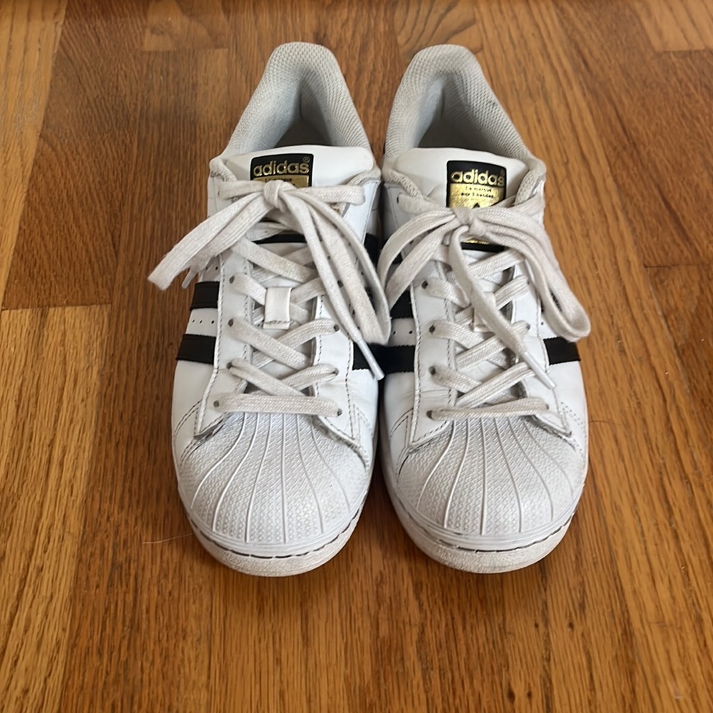 Adidas superstar size 7 - Picture 3 of 4